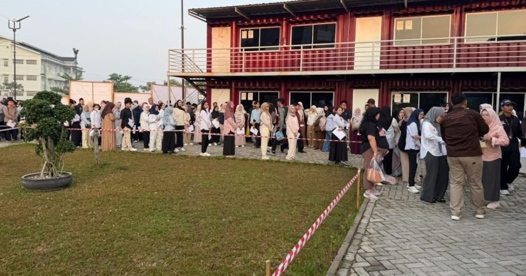 Membludaknya Peserta Tes UTBK SNBT 2026 di Unsika
