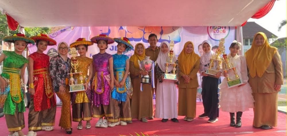 SMPN 1 Karawang Penuh Prestasi Seni, Ini Buktinya