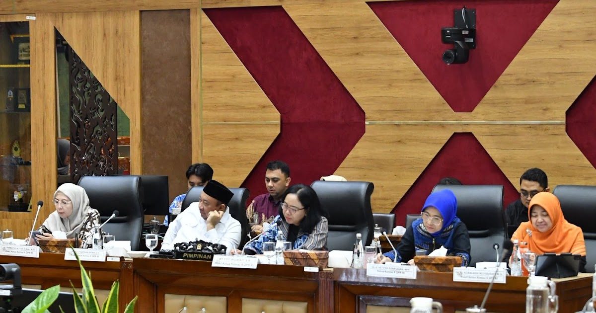 DPR RI Dukung SE Mendikdasmen Guru Non-ASN
