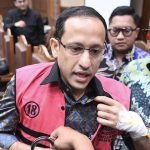 Nadiem Makarim Jalani Sidang Kasus Chromebook Sambil Dipasang Infus