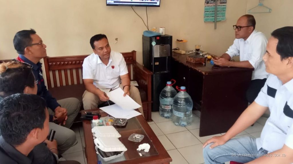 Atim Sawano Laporkan Oknum Polisi ke Paminal Polres Indramayu