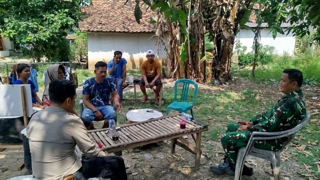 Babinsa Situraja: Sinergi TNI-Polri Deteksi Dini Gangguan Kamtibmas Gantar