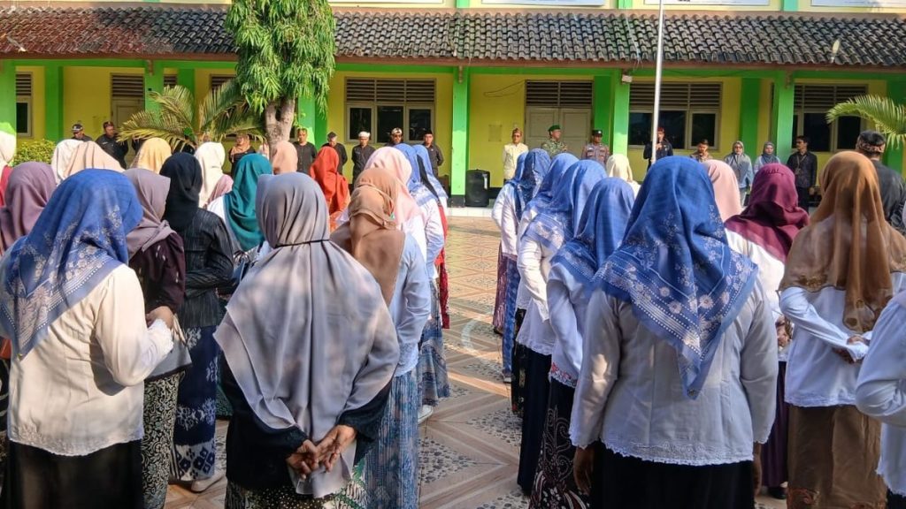 Camat Haurgeulis & Kuwu Ikuti Upacara Hari Lahir Pancasila di Al-Irsyad