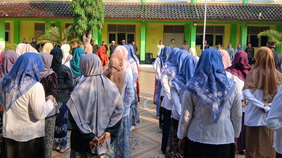 Camat Haurgeulis & Kuwu Ikuti Upacara Hari Lahir Pancasila di Al-Irsyad