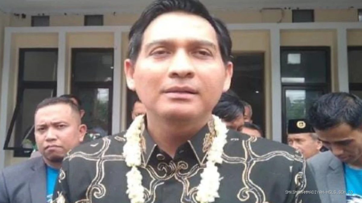 Dedi Mulyadi di Indramayu, Lucky Hakim di Tempat Lain: Ada Apa?