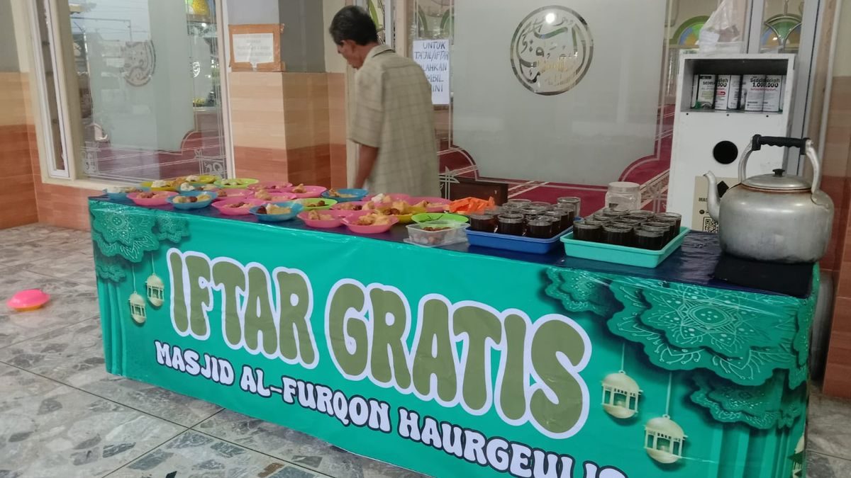 DKM Al-Furqon: Iftar Gratis Perkuat Kepedulian dan Kebersamaan Umat