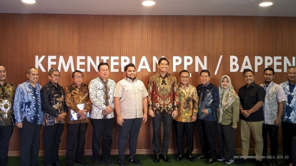 Harmonisasi Program Prioritas Daerah: Bupati Lucky Hakim Temui Kementerian PPN