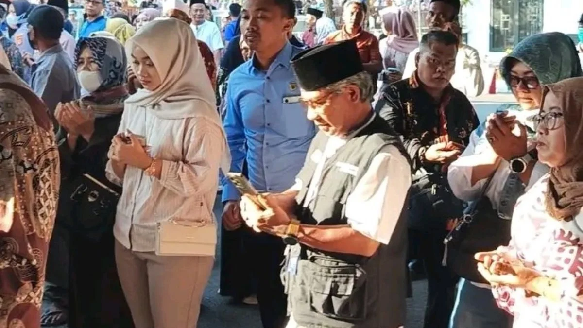 Jamaah Haji Indramayu Kloter 10 Tiba Selamat, Keluarga Sambut Haru