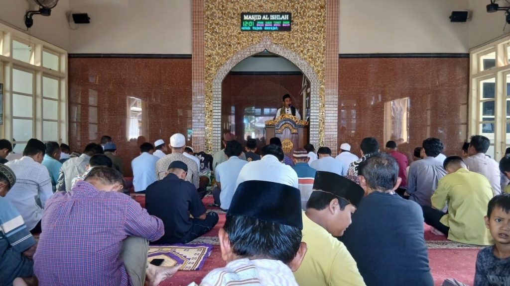 Kejujuran Bermuamalah: Ustad Dede Ikhwanudin, SPd.I Sampaikan di Kutbah Jumat