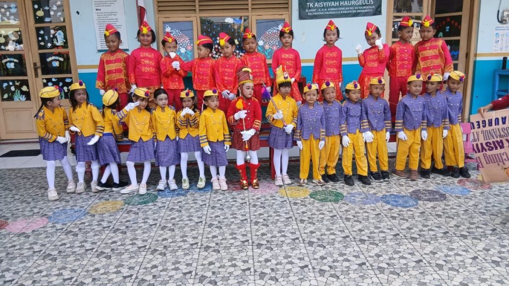 Latihan Drumband TK Aisyiyah Haurgeulis: Asah Bakat & Karakter Anak Dini