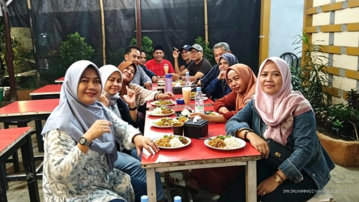Nasi Bogana Cirebon: Warisan Kuliner Keraton yang Tetap Digemari