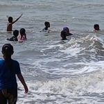 Pantai Tanjungpura Sukra: Primadona Wisata Lokal Akhir Pekan