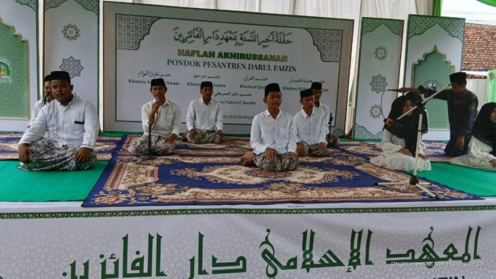 Pembinaan Karakter Santri: Haflah Akhirussanah Darul Faizin Muslimat NU Sukajati Meriah