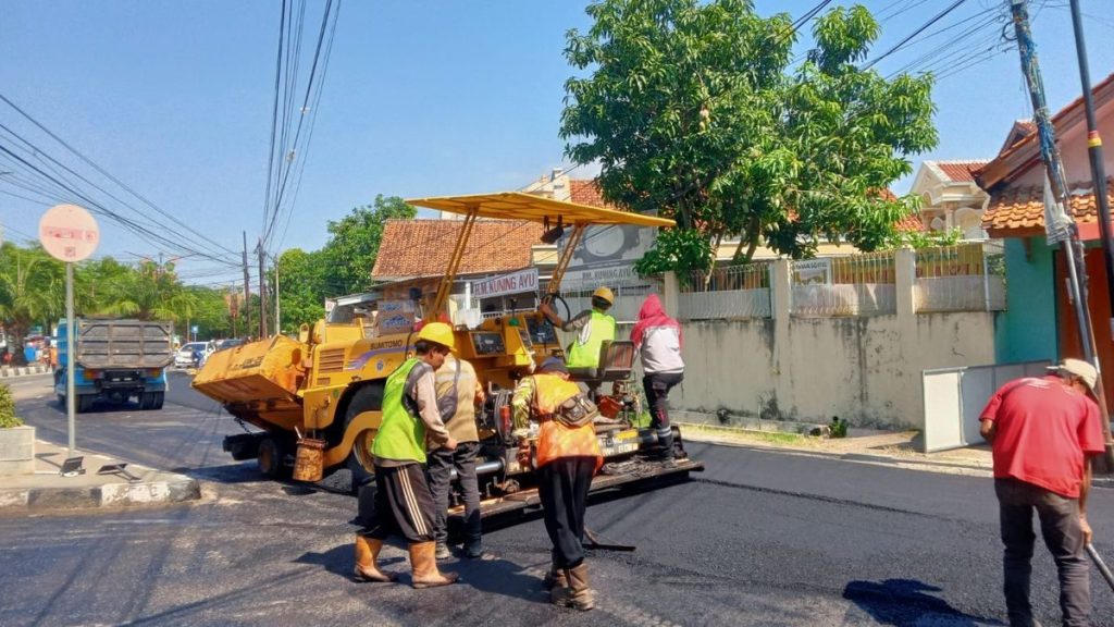 Proyek Hotmix Jalan Perjuangan: Warga Pertanyakan Pengawasan Lapangan