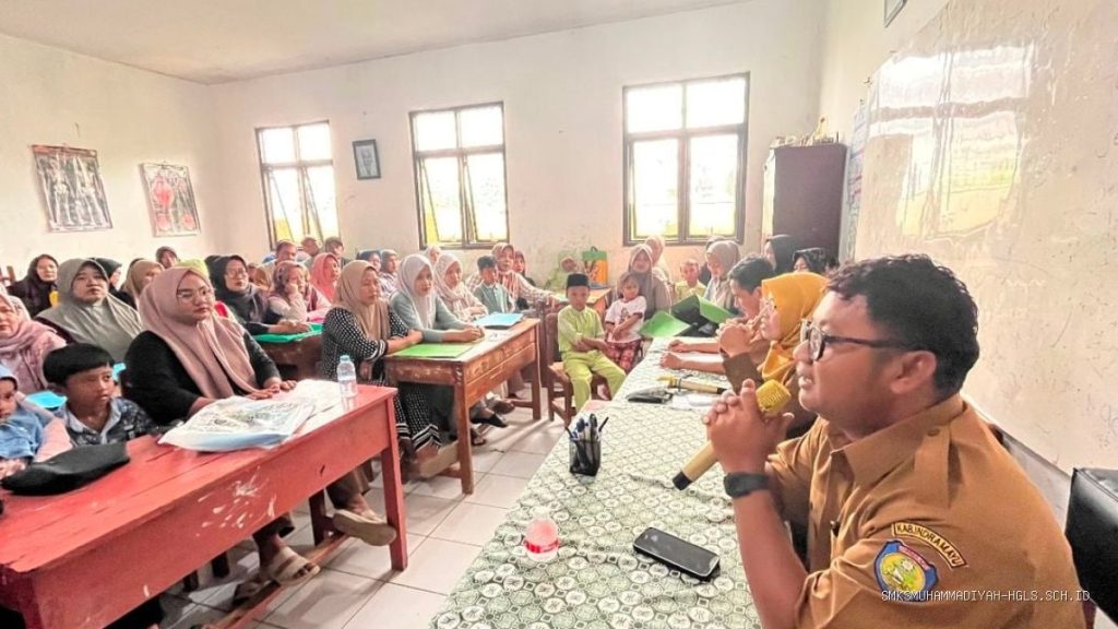 Ratusan Orang Tua Geruduk Disdik Indramayu Tuntut Kuota