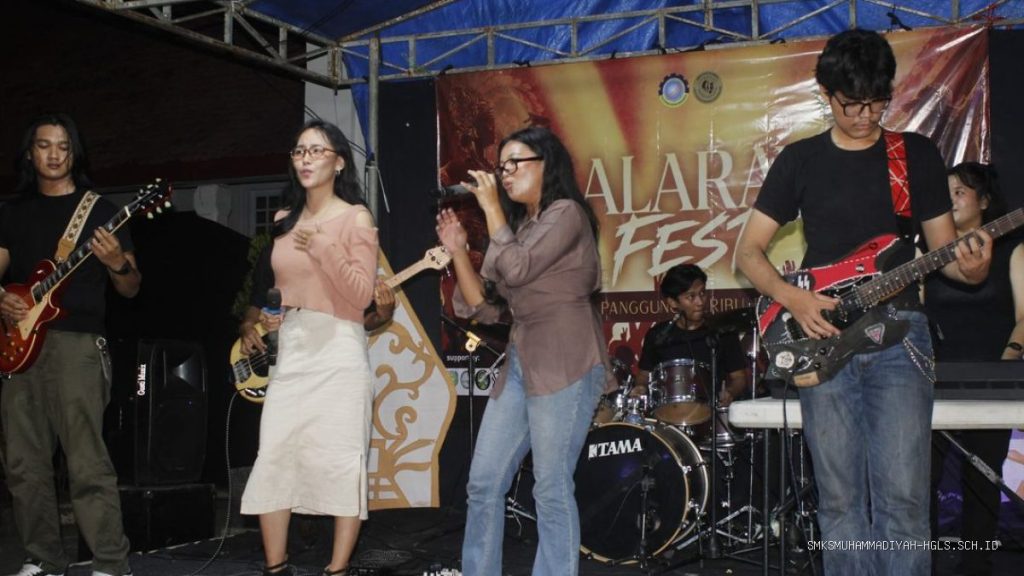 SEBURA Polindra: Bakat SD Indramayu Tampil di Satu Panggung Seribu Ekspresi