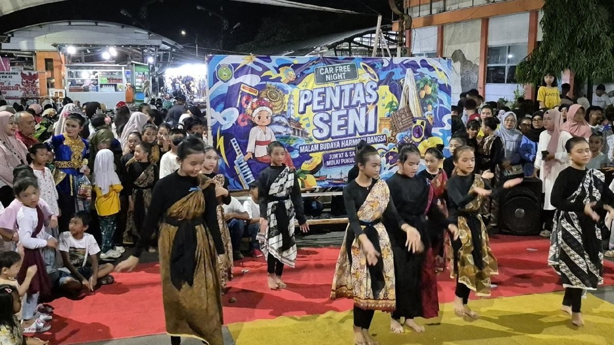 Siswa SD Meriahkan Car Free Night Indramayu: Penampilan Penuh Semangat
