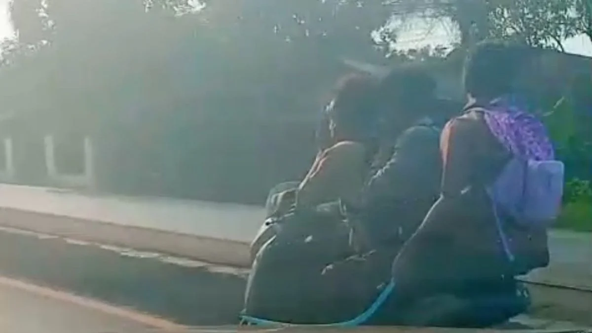 Siswa SMAN 1 Losarang Video Bonceng Tiga Diduga Bawa Sajam Anak Desa Jumbleng