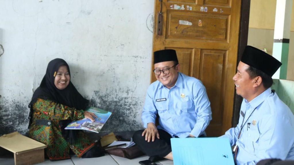 Titin Guru Madrasah Difabel Indramayu: Apresiasi Kemenag Tangis Haru