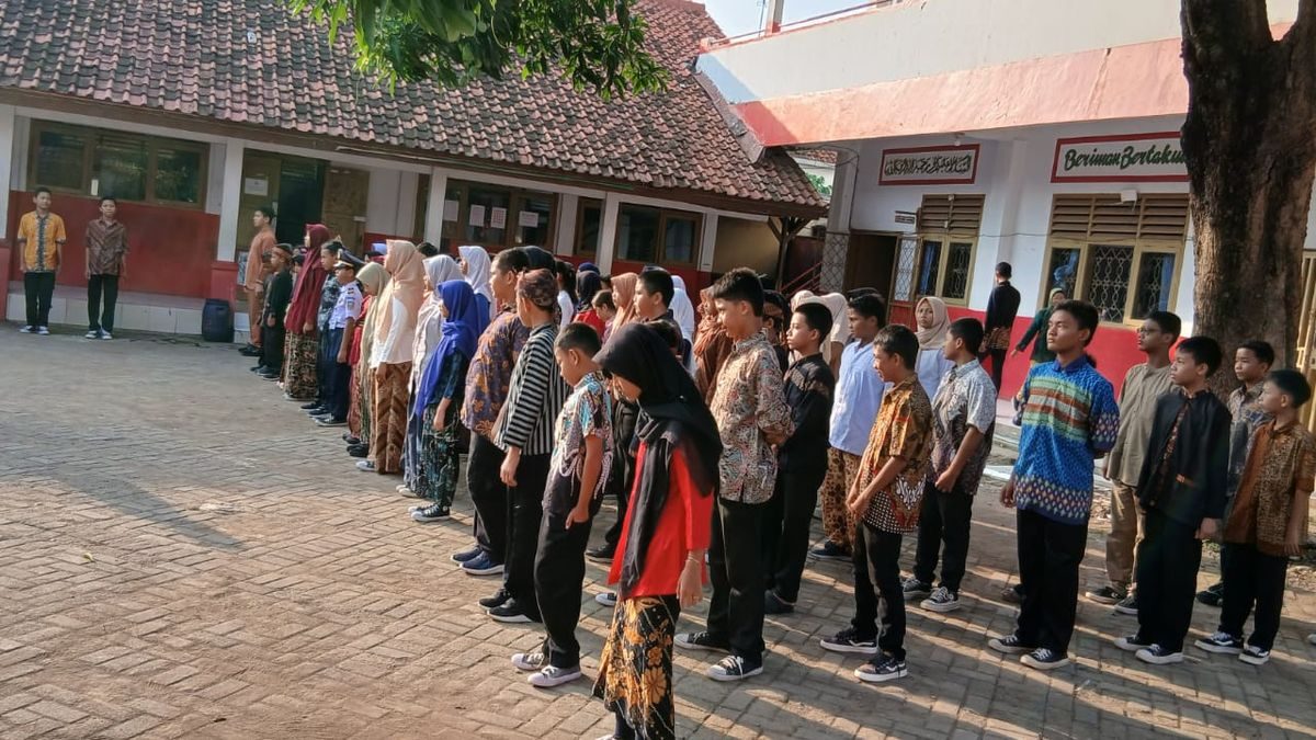 UPTD SDN 1 Haurgeulis: Siswa Khidmat Upacara Hari Lahir Pancasila 2026