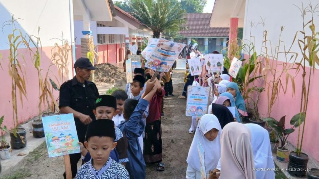 UPTD SDN Babakan Jati Pawai Keliling Kampung Sambut Tahun Baru Islam