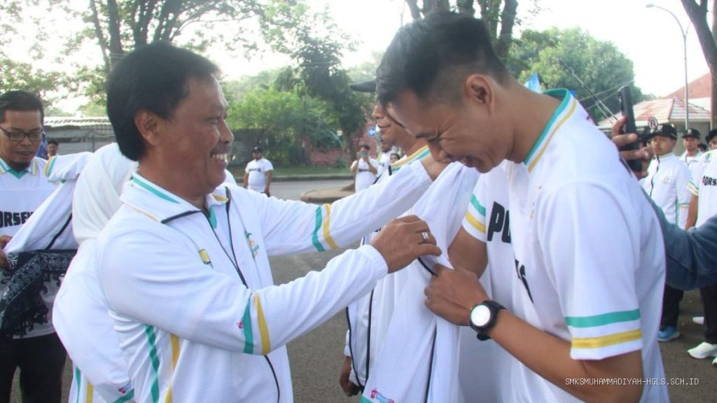 Wali Kota Cirebon Lepas Kontingen PORSENITAS XIII, Penghargaan Atlet Berprestasi