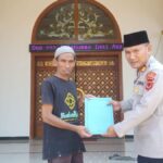 Aksi Terpuji Polsek Tukdana Indramayu Bantu Pembangunan Masjid