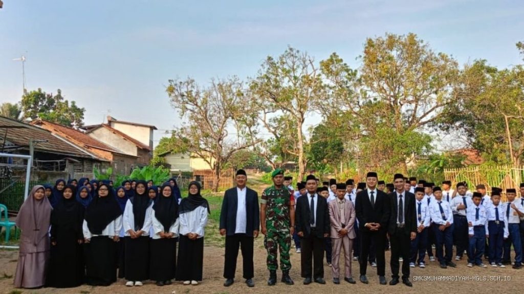 Babinsa Anjatan Bekali Santri Patriotisme: Wawasan Kebangsaan Umul Khoir