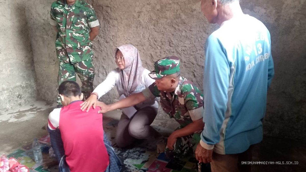 Babinsa Koramil Krangkeng Dampingi Penanganan Dua ODGJ di Desa Srengseng, Keluarga Diminta Tak Lagi Merantai