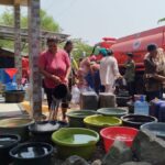 BPBD Kirim 41 Ribu Liter Air Bersih ke Desa Tanjakan Indramayu