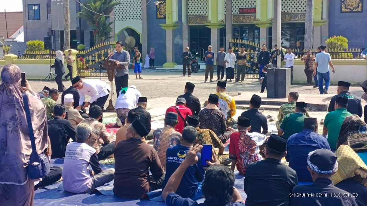 Bupati Indramayu Pimpin Salat Istisqa di Anjatan, Doa Minta Hujan