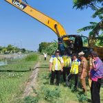 Camat Kandanghaur Genjot Normalisasi Sungai: Tindaklanjuti Arahan Bupati Indramayu