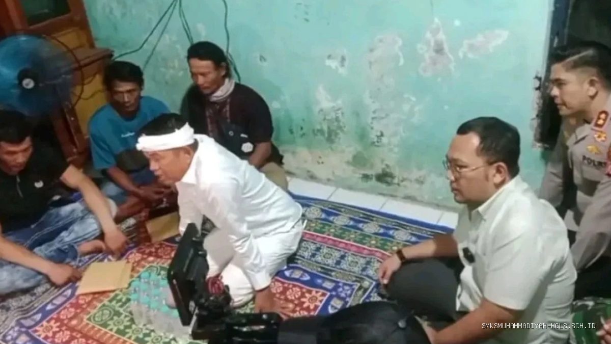 Dedi Mulyadi Tepati Janji, Takziah ke Korban Kecelakaan Maut Indramayu