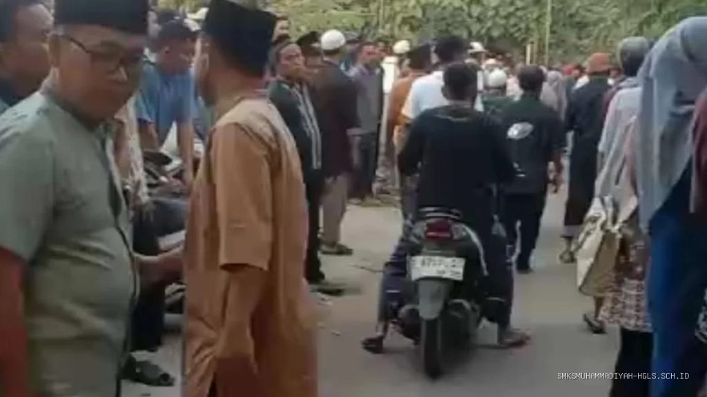 Lautan Air Mata Hantarkan Ustad Ibnu Salimi: Ratapan Warga untuk Ulama Bersahaja