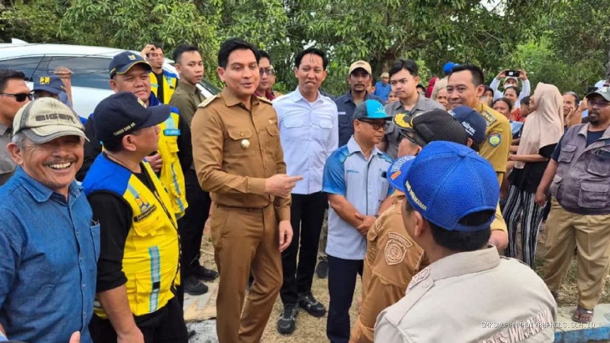 Lucky Hakim Pantau Normalisasi Irigasi Tiga Titik