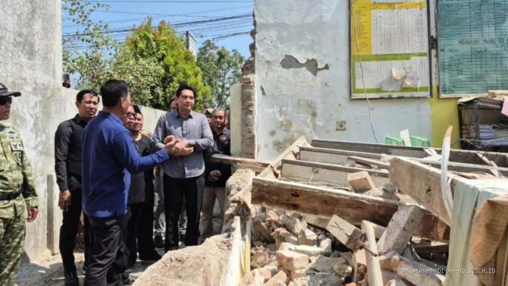 Lucky Hakim Tinjau SDN 2 Tugu Ambruk, Minta Revitalisasi Segera