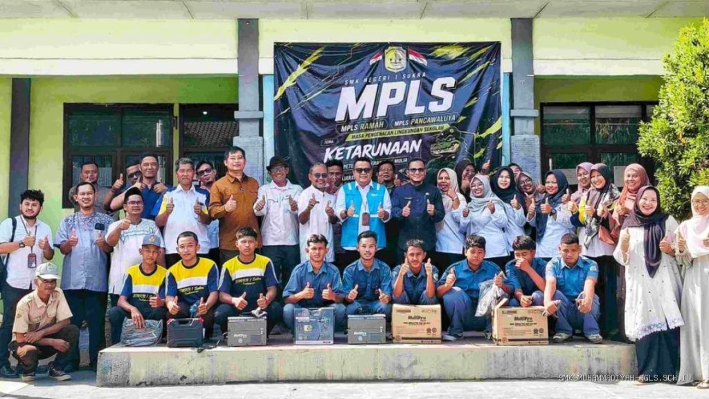 PLN NP UP Indramayu Salurkan Bantuan Alat Praktik ke SMKN 1 Sukra