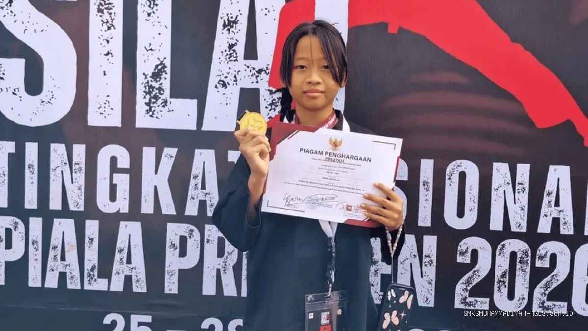 Siswi MI Indramayu Raih Juara I Pencak Silat CNN Indonesia