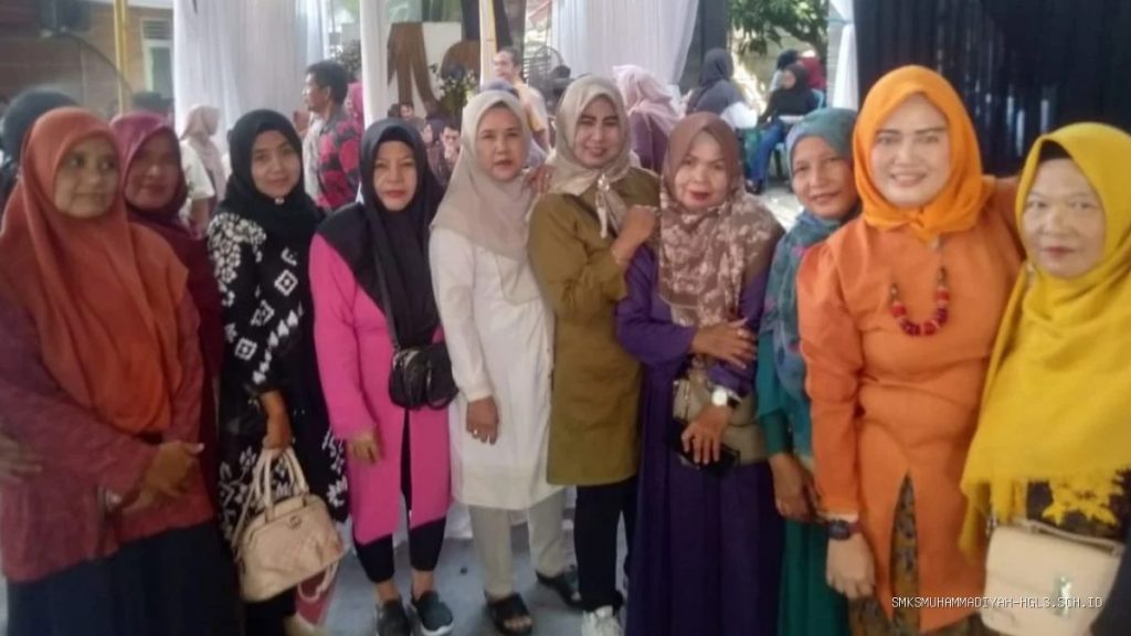 Tradisi Buwuhan Desa Gamel Cirebon: Kearifan Lokal Bukti Kebersamaan