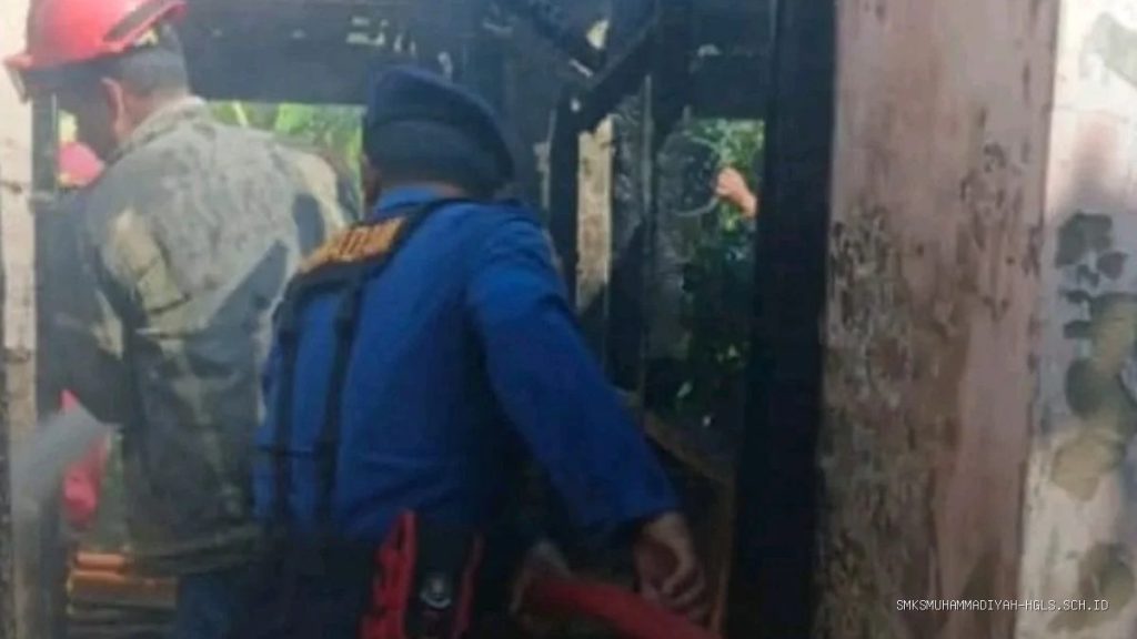 Tragedi Indramayu: Rumah Petani Ludes Dilalap Api, Korsleting Saat Padam!