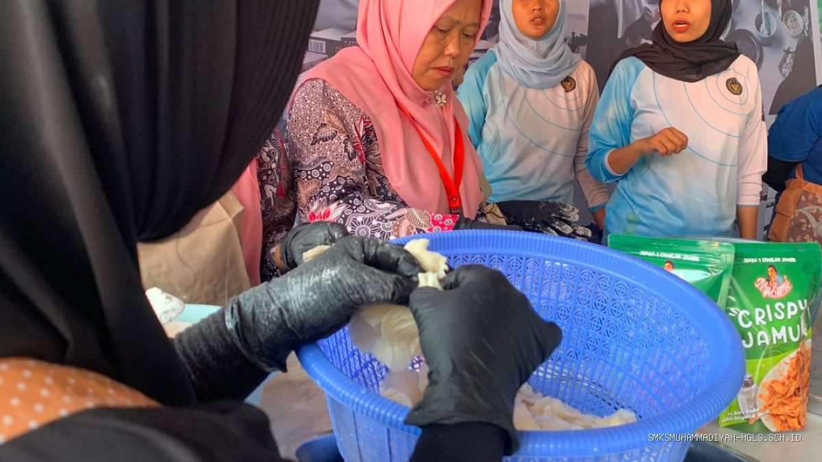 Lapas Indramayu Bekali Warga Binaan Budidaya Jamur Crispy Produktif