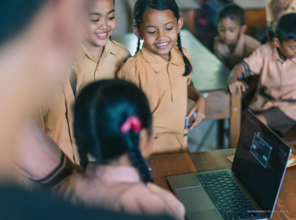 Literasi Digital bagi Pelajar: Kunci Sukses di Era Modern