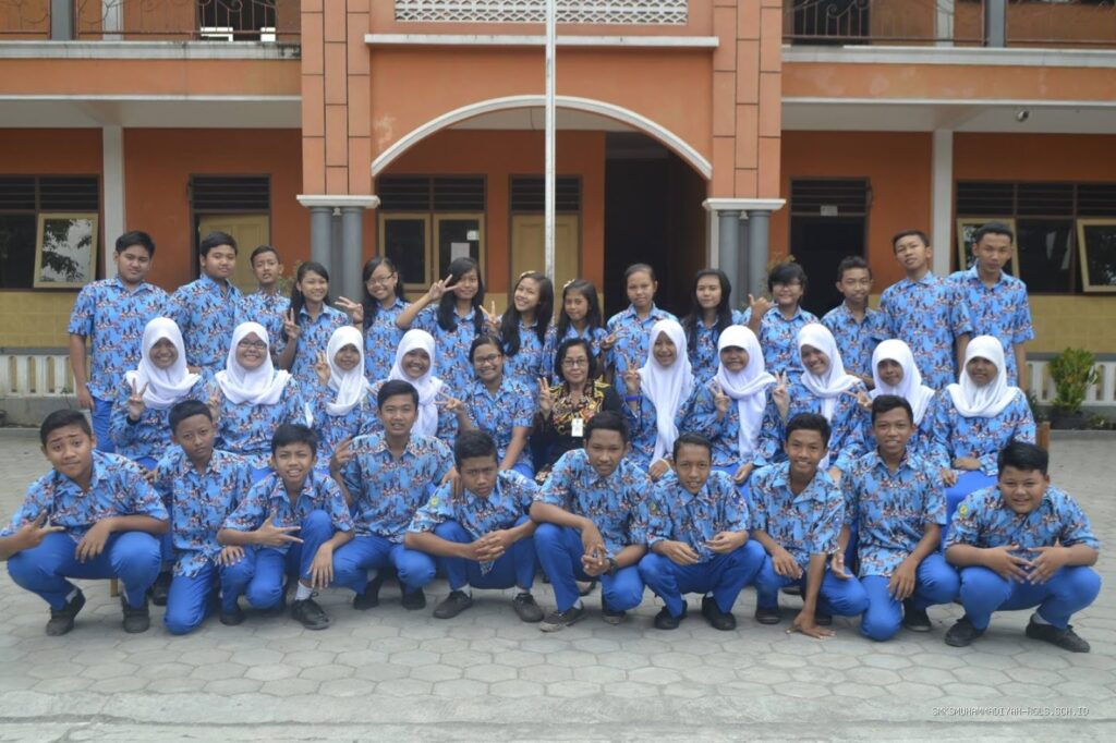 Pentingnya Adab Berteman di Sekolah untuk Mencegah Konflik