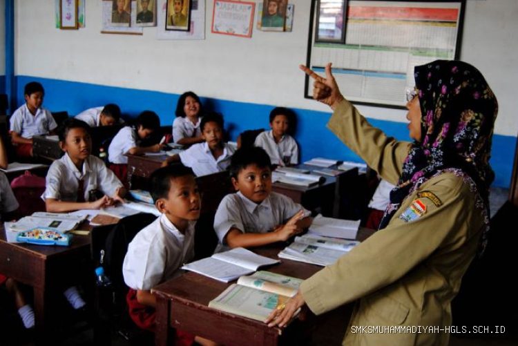 Photo via Bing Images - Strategi Efektif Guru dalam Membentuk Karakter Siswa di Sekolah