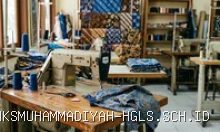 Dugaan Paksaan Beli Batik di SMPN 2 Cikedung, Transparansi Sekolah Diuji