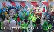 HUT RI ke-81: Keceriaan Lomba Makan Kerupuk Siswa TK Aisyiyah Haurgeulis