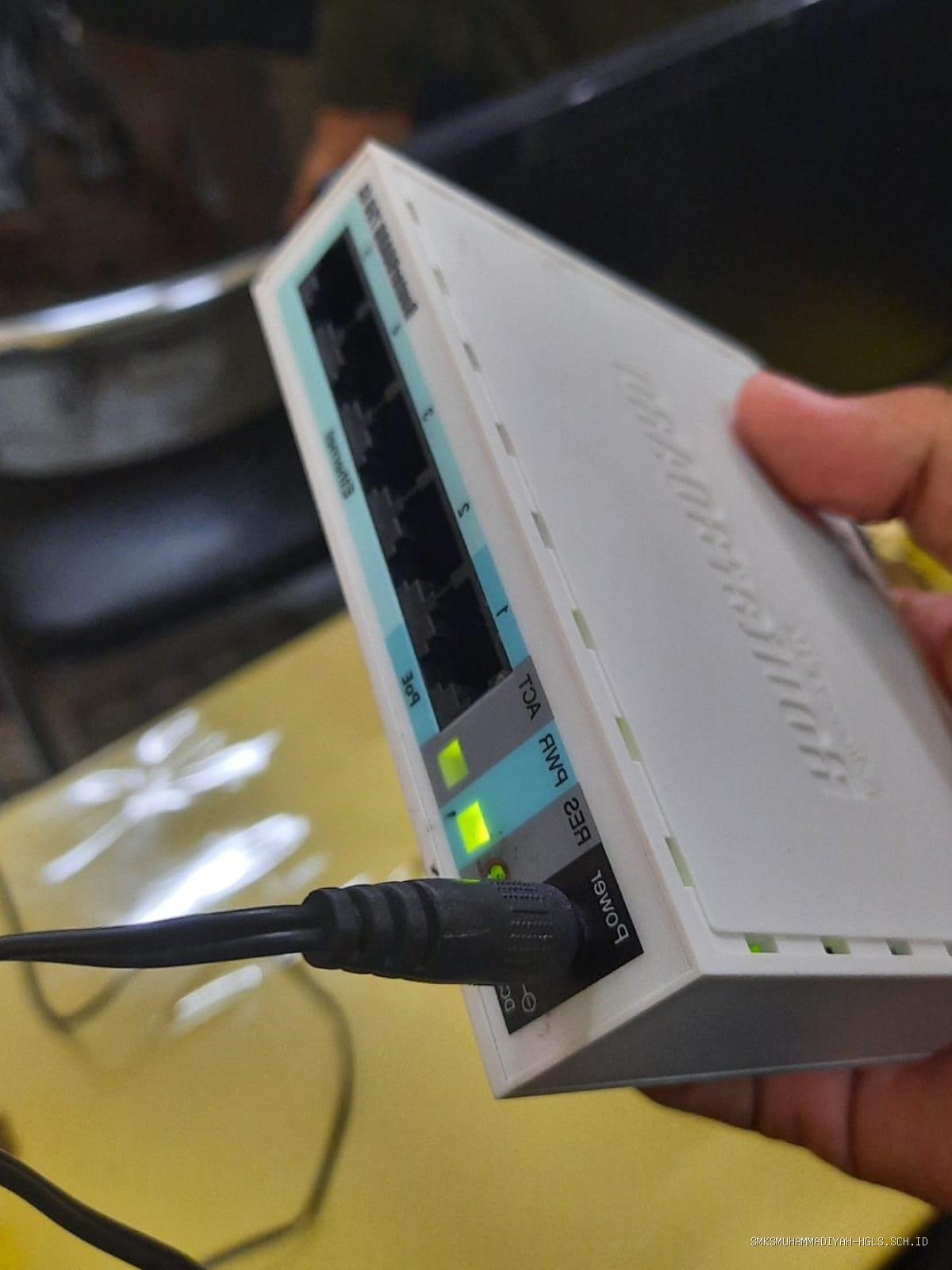 Langkah Uji Praktek Setting Bandwidth Management Simple Queue MikroTik