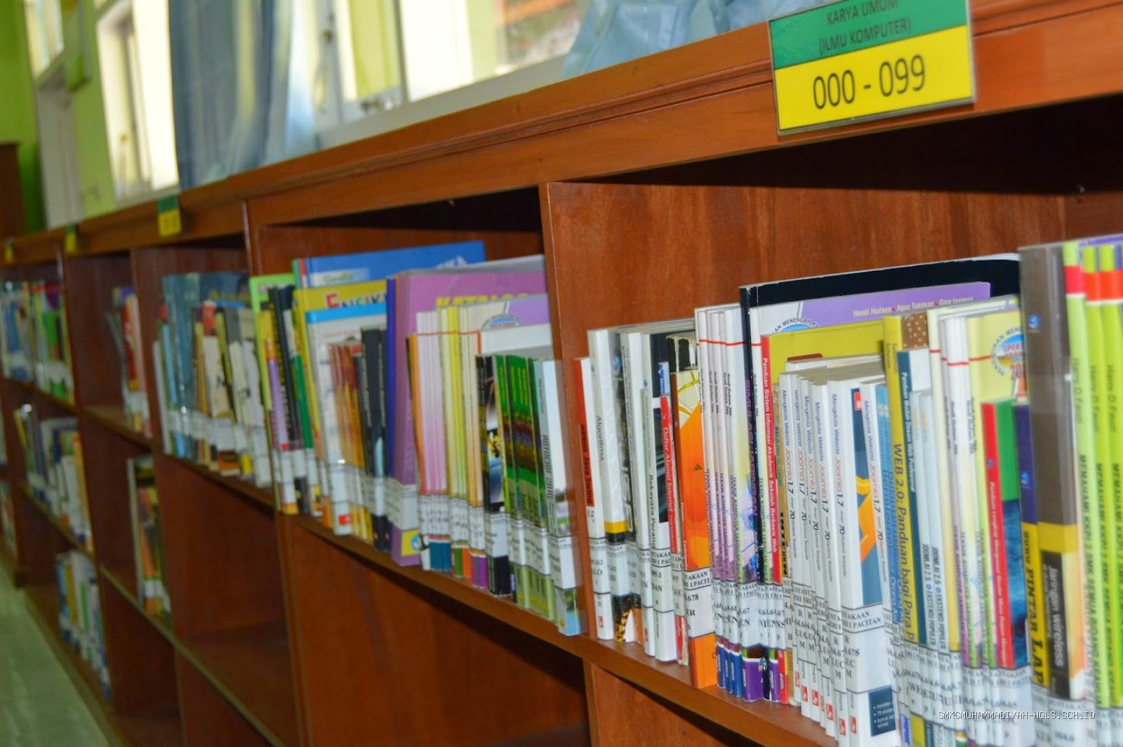 Photo by asakazone.blogspot.com - Panduan Lengkap Etika Meminjam Buku di Perpustakaan Sekolah