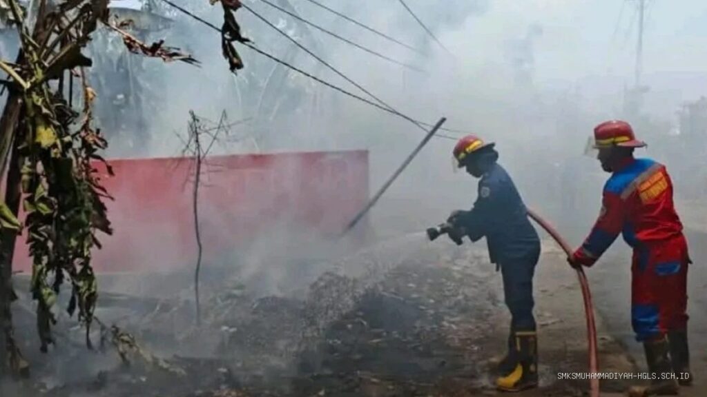 TPS Arahan Lor Terbakar: Dampak Ekonomi dan Risiko Kerugian Aset