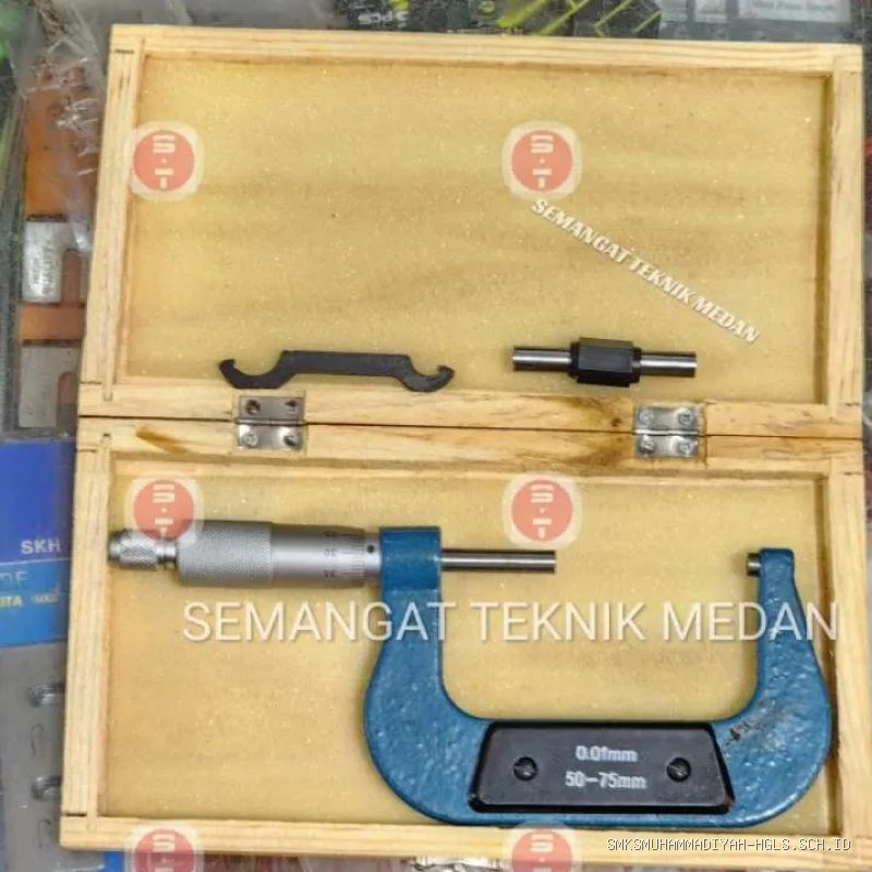 Cara Mengukur Diameter Crankpin Poros Engkol Memakai Micrometer Luar UKK